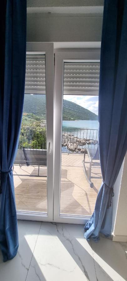 Private Villa By The Sea Zuljana Exterior photo