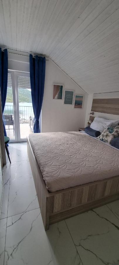 Private Villa By The Sea Zuljana Exterior photo